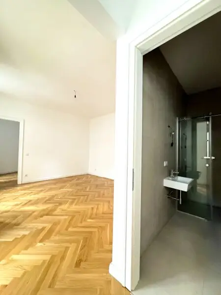 Exklusive 2-Zimmer-Terrassenwohnung im generalsanierten Altbau – Erstbezug mit hochwertiger Ausstattung in 1050 Wien