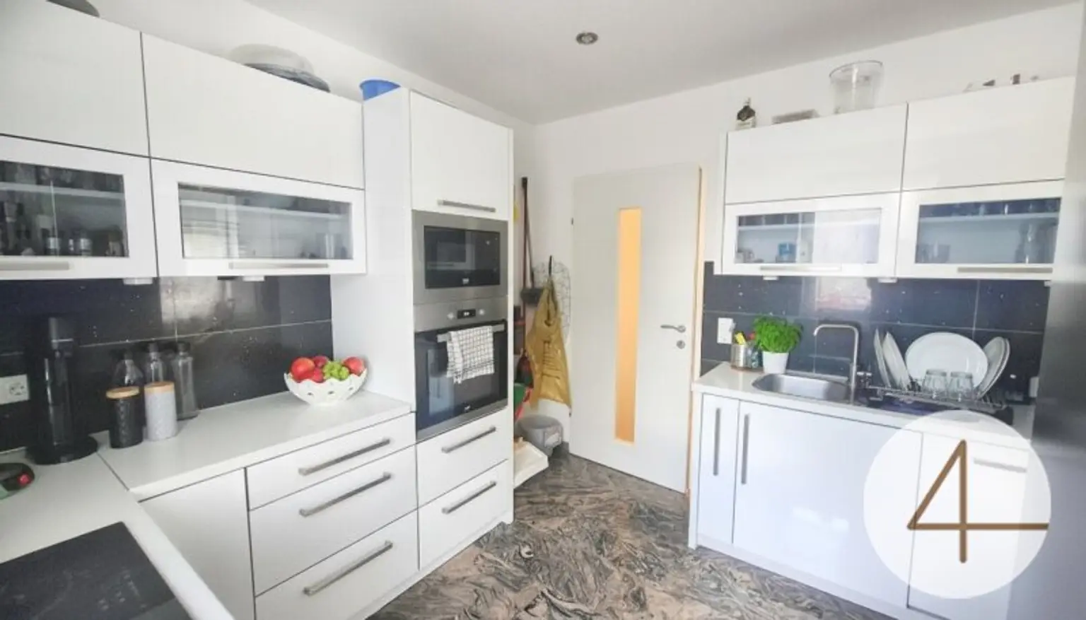 Modernisierte 3 Zimmer Wohnung