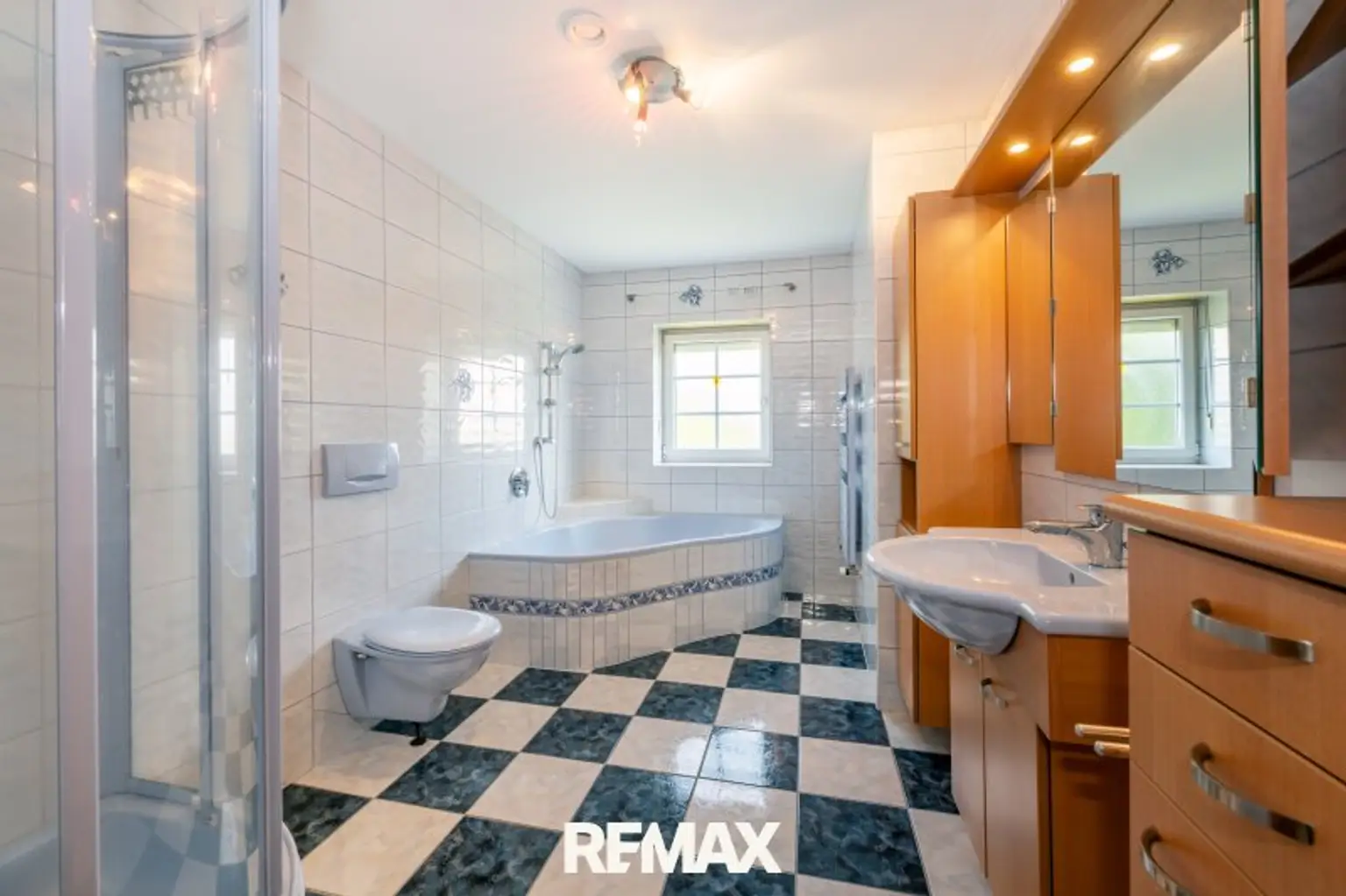 Badezimmer 1. Dachgeschoß