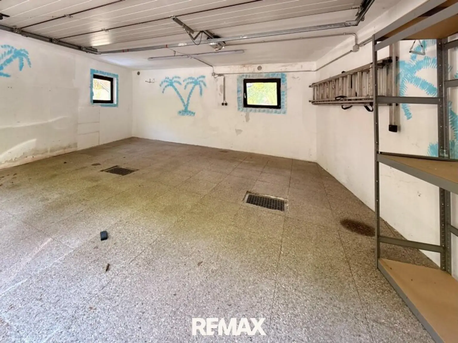 10 Garage