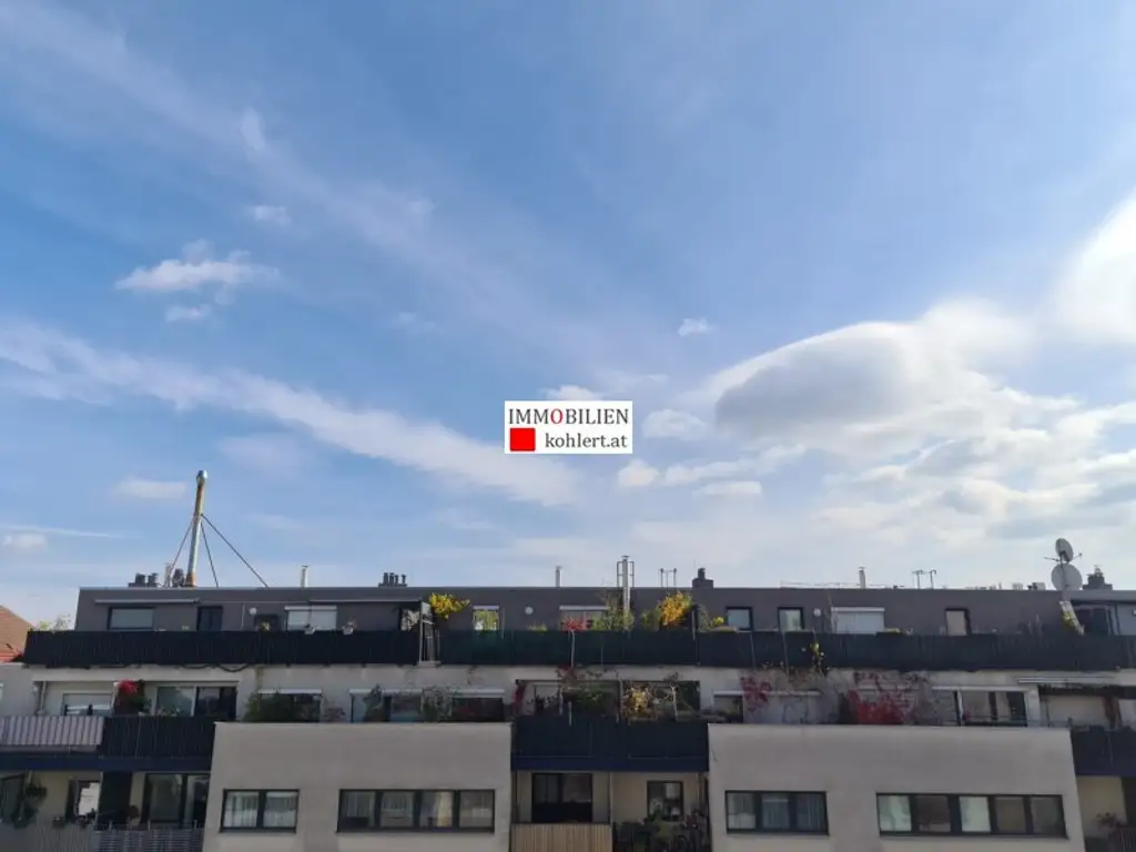 ****GELEGENHEIT, SONNIGE EIGENTUMSWOHNUNG MIT LOGGIA, ALLE NEBENRÄUME, HOHER LIFTSTOCK