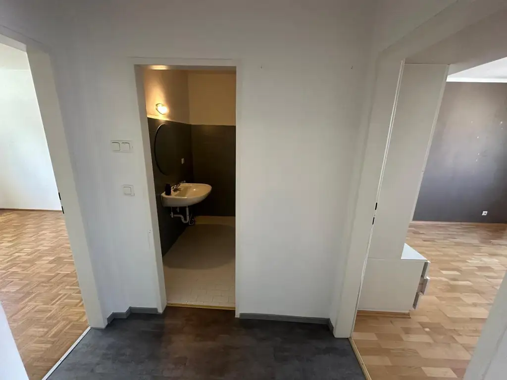 Schärding-Innviertel! Schöne, helle Eigentumswohnung in ruhiger Lage mit Loggia zu verkaufen!