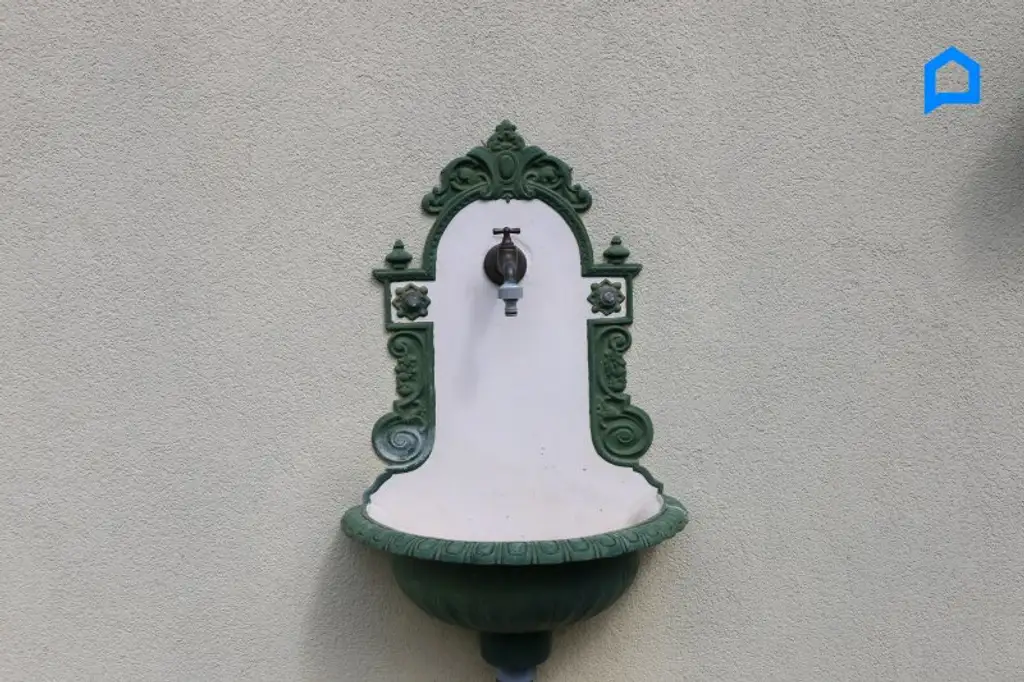 Sehr gepflegtes großzügiges Eckreihenhaus , Garten, Pergola, Terrasse, 4,5 Zimmer, plus Kellerräume, Garage