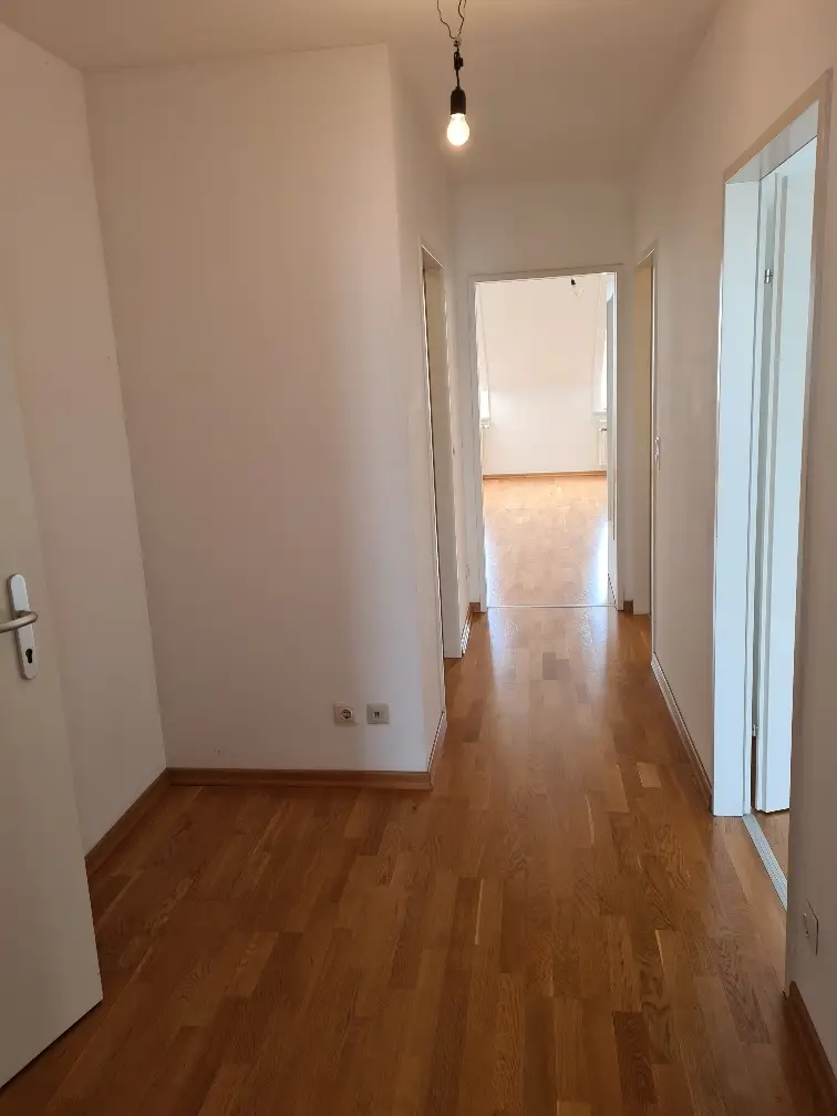 Tolle 2-Zimmer-Dachgeschosswohnung mit Loggia im 5ten!