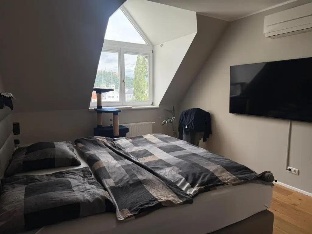 Traumhafte Penthousewohnung als Maisonette mit Dachterrasse und Garage