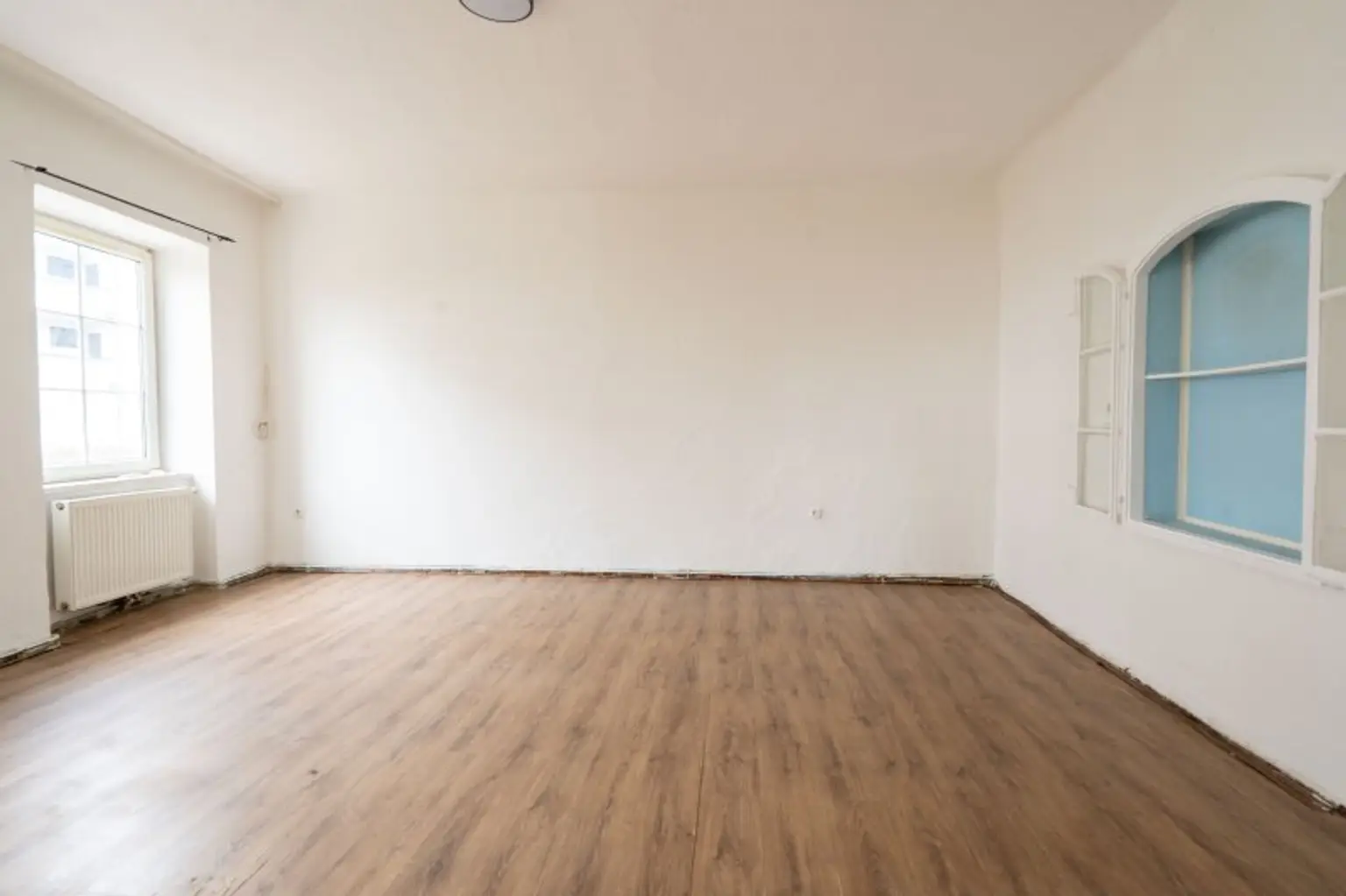 Bestandsfreies Mehrparteienhaus mit 5 Wohnungen + 1 Geschäftslokal in Toplage von Obernberg am Inn zu kaufen!