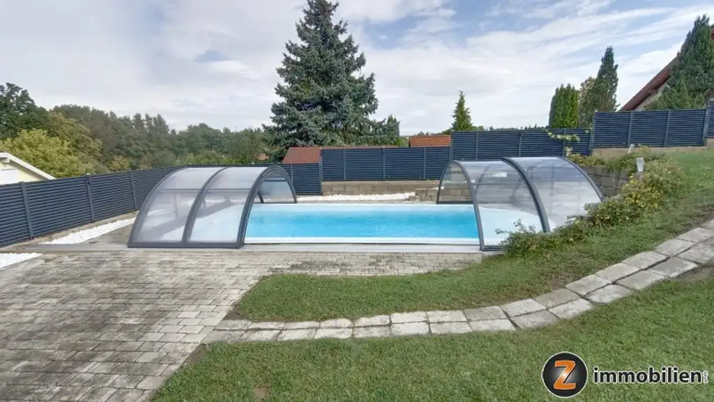 Wunderschöne Villa in exklusiver Bauausführung und Einrichtung