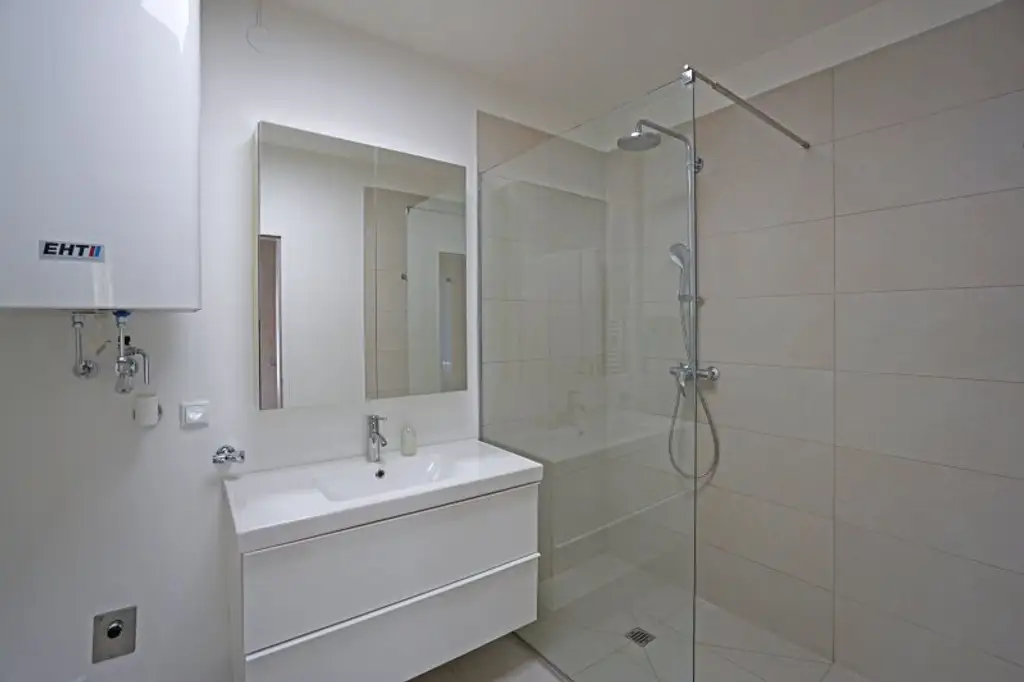 Barrierefreie 4-Zimmer-Gartenwohnung Nähe Auhofcenter und S-Bahn
