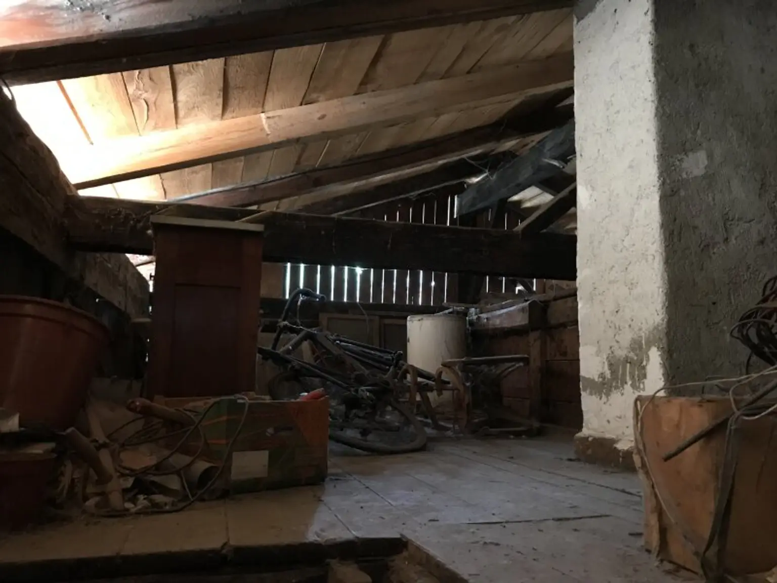 Sanierungsbedürftiges Wohnhaus in bester Wohnlage von Kolsass