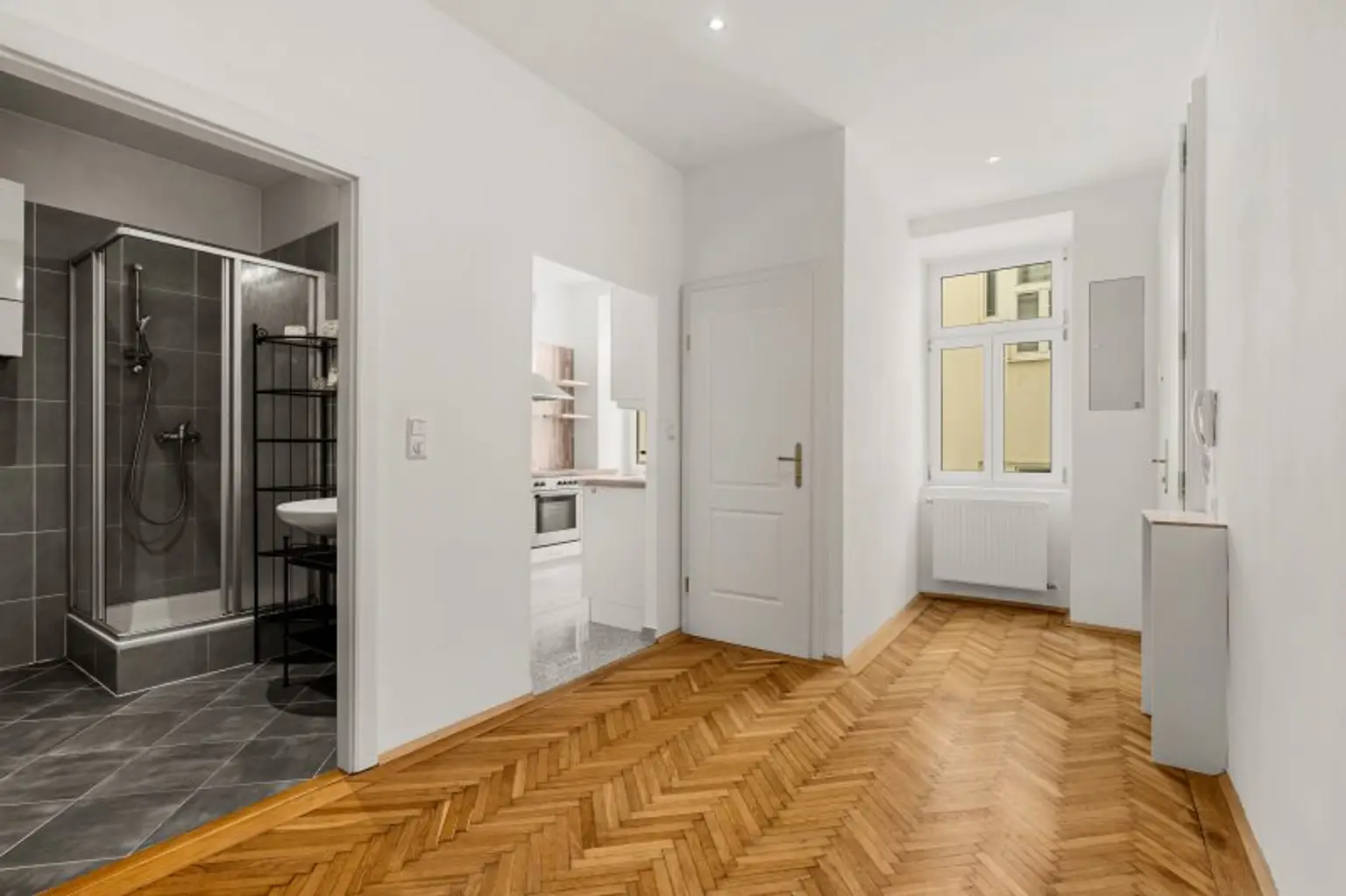 Ruhige, moderne 2-Zimmer Altbauwohnung in Zentrumsnähe! +++ RE/MAX Trend +++