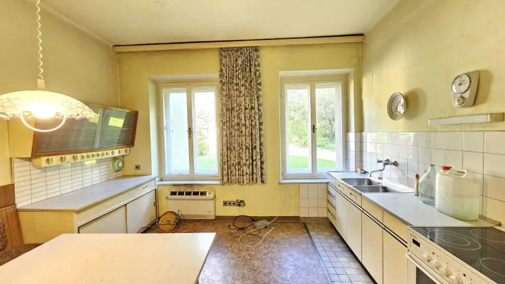 Charmantes Sanierungsprojekt in Steinfeld – Ihr Traumhaus wartet auf Sie!