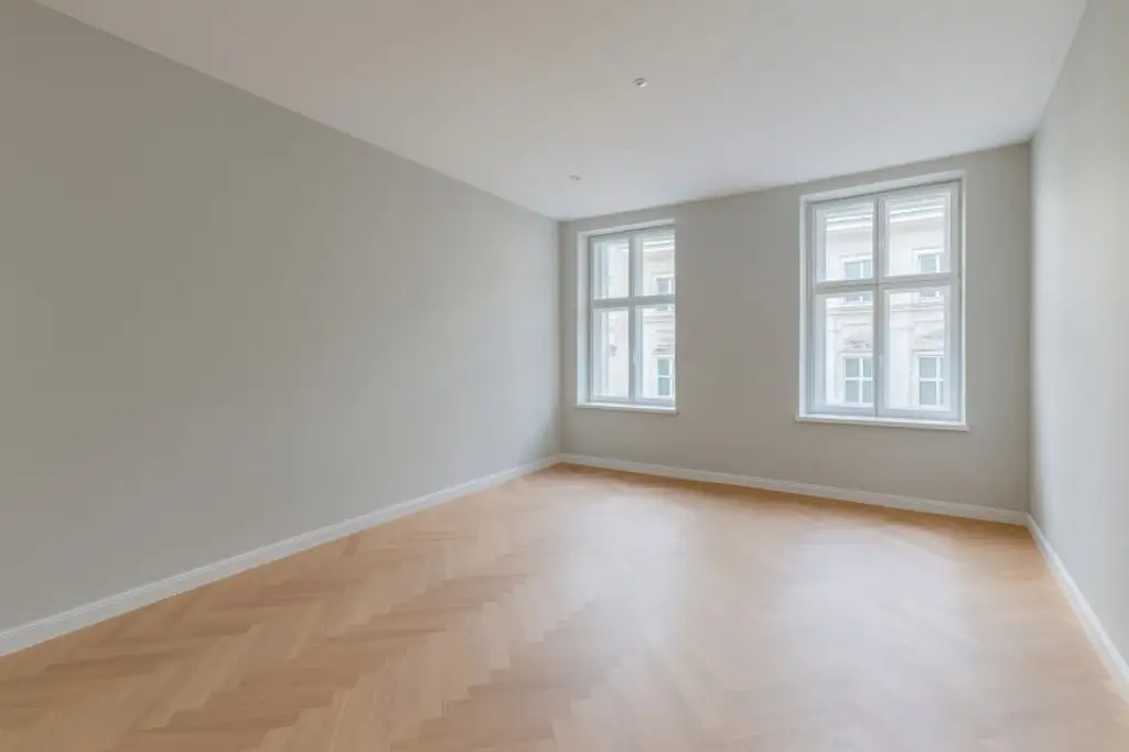 Representative helle Altbau- Wohnung mit Terrasse - 5 Minuten vom Stadtzentrum - Servitenviertel