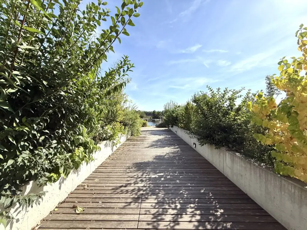 ERSTBEZUG MIT BADESTEG AM WASSER: Ruhelage mit Fernblick über die Donau I großzügige Terrassen & geräumige Wohnküche