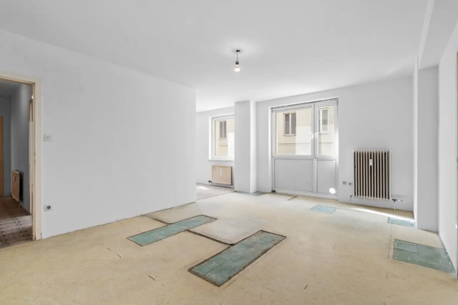 Geräumige 3-Zimmer-Wohnung in 1150 Wien/sanierungsbedürftig /WG möglich