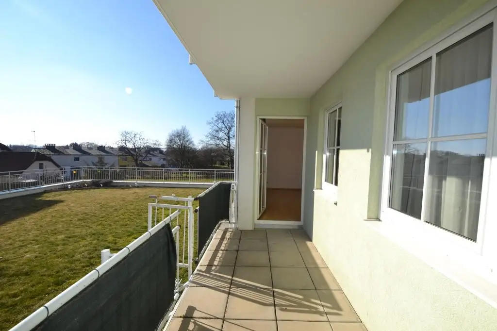 Helle & ruhige Wohnung mit Gemeinschaftsgarten
