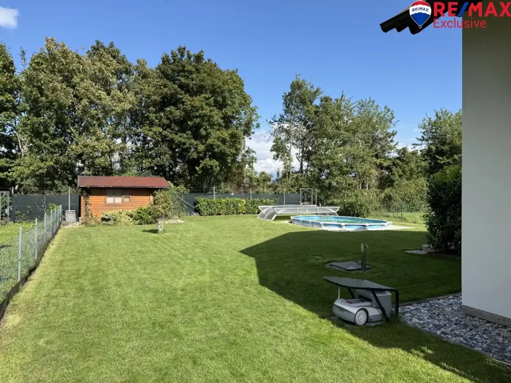 Seezauber – Einfamilienhaus auf ca. 120 m² Wfl. am Schloßsee in 2ter Reihe zu kaufen!