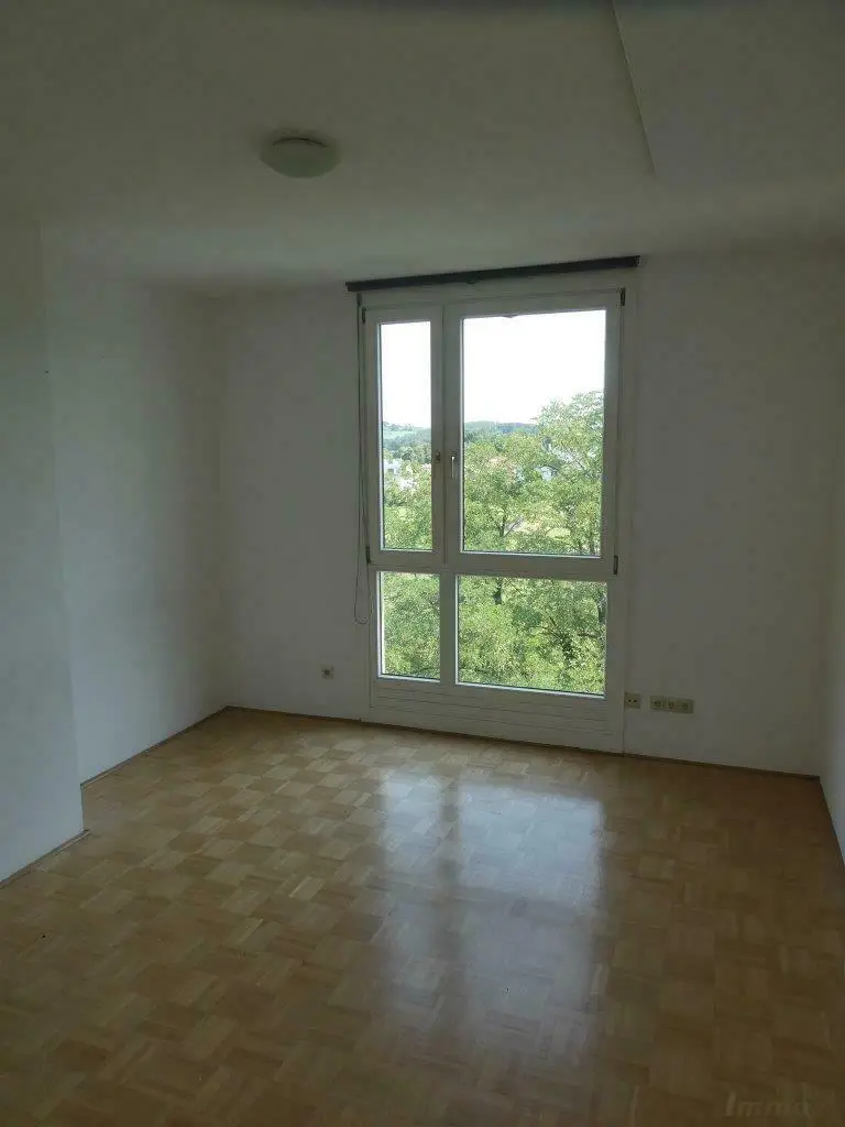 Großzügige Maisonette-Wohnung mit Stadtblick-Terrasse in Waltendorf zu verkaufen!