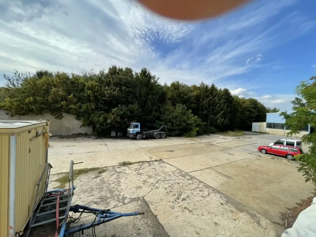 217 m² HALLE und 1.525 m² AUSSENFLÄCHEN FÜR LAGER/WERKSTATT -- NÄHE SIEGENDORF/EISENSTADT!