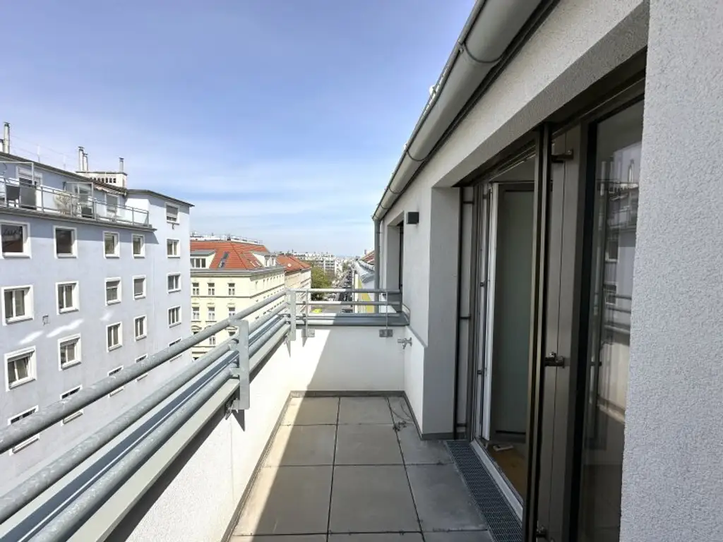 Hier werden Träume war! Exklusive 4-Zimmer Maisonette-Wohnung mit ca. 113 m2 sowie eigener Dachterrasse in ruhiger Lage