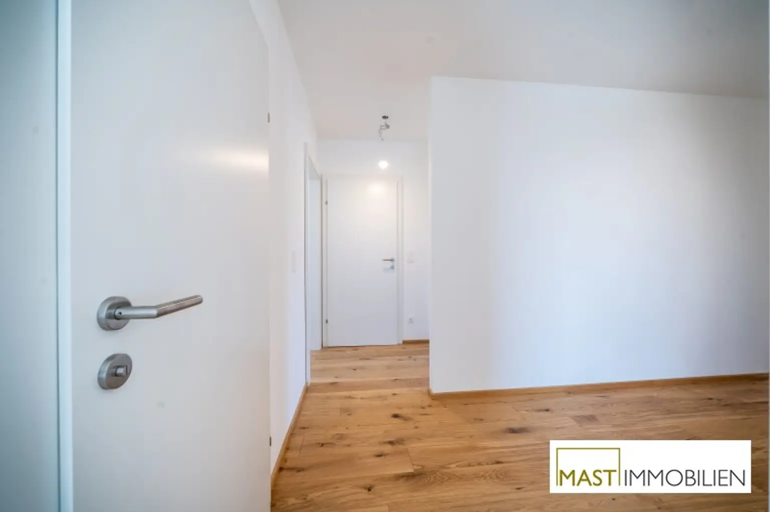 *Sommer 2025* Dachgeschosswohnung mit rund 83 qm Freifläche und direktem Seeblick!