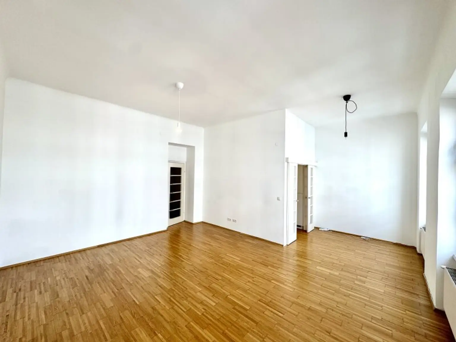 NEU! WG-Geeignete 3,5 Zimmerwohnung in wunderschönem Altbauzinshaus!