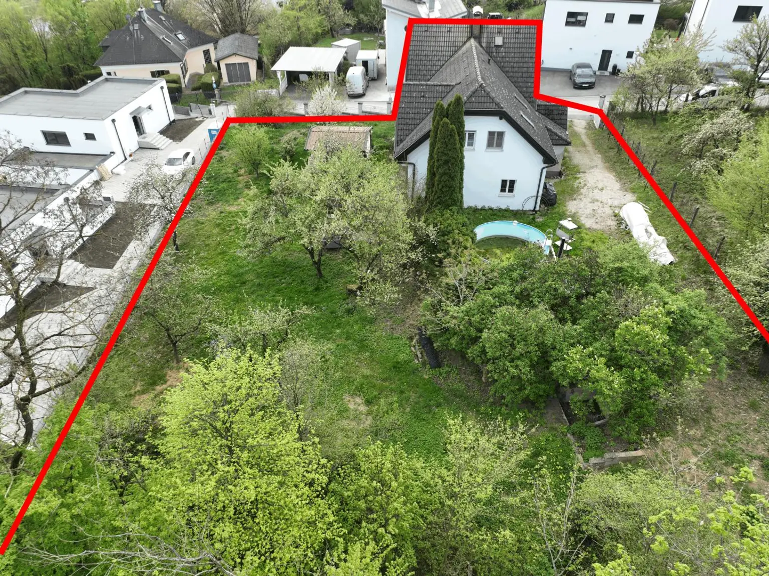 großzügiges Grundstück