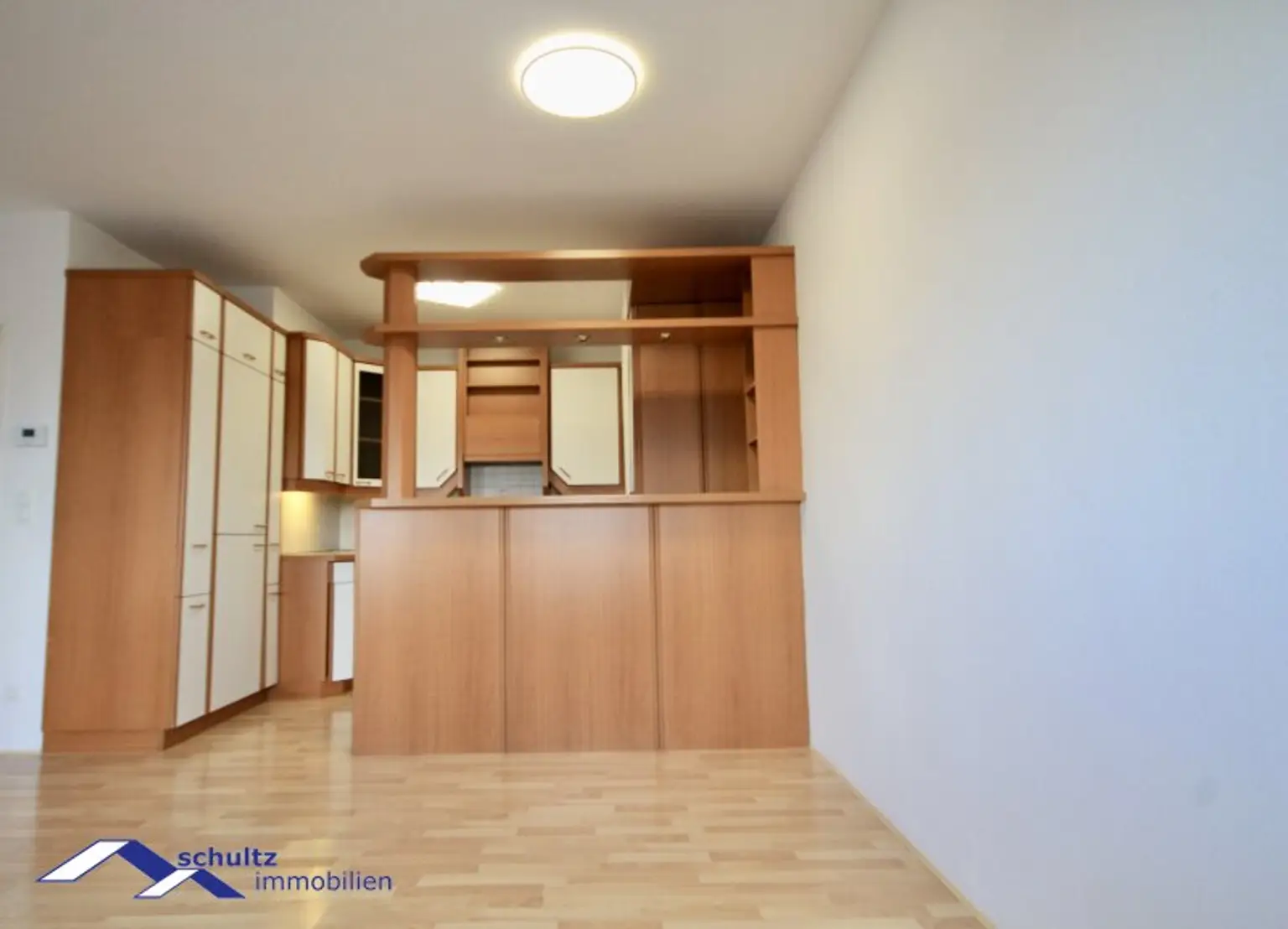 Attraktive 3-Zimmer-Dachgeschosswohnung im Zentrum von Guntramsdorf zu mieten! Überdachter Parkplatz inklusive!