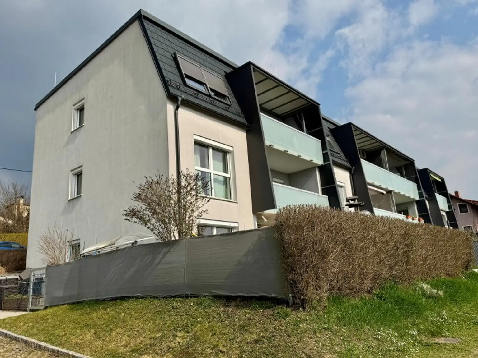 DG-Wohnung links