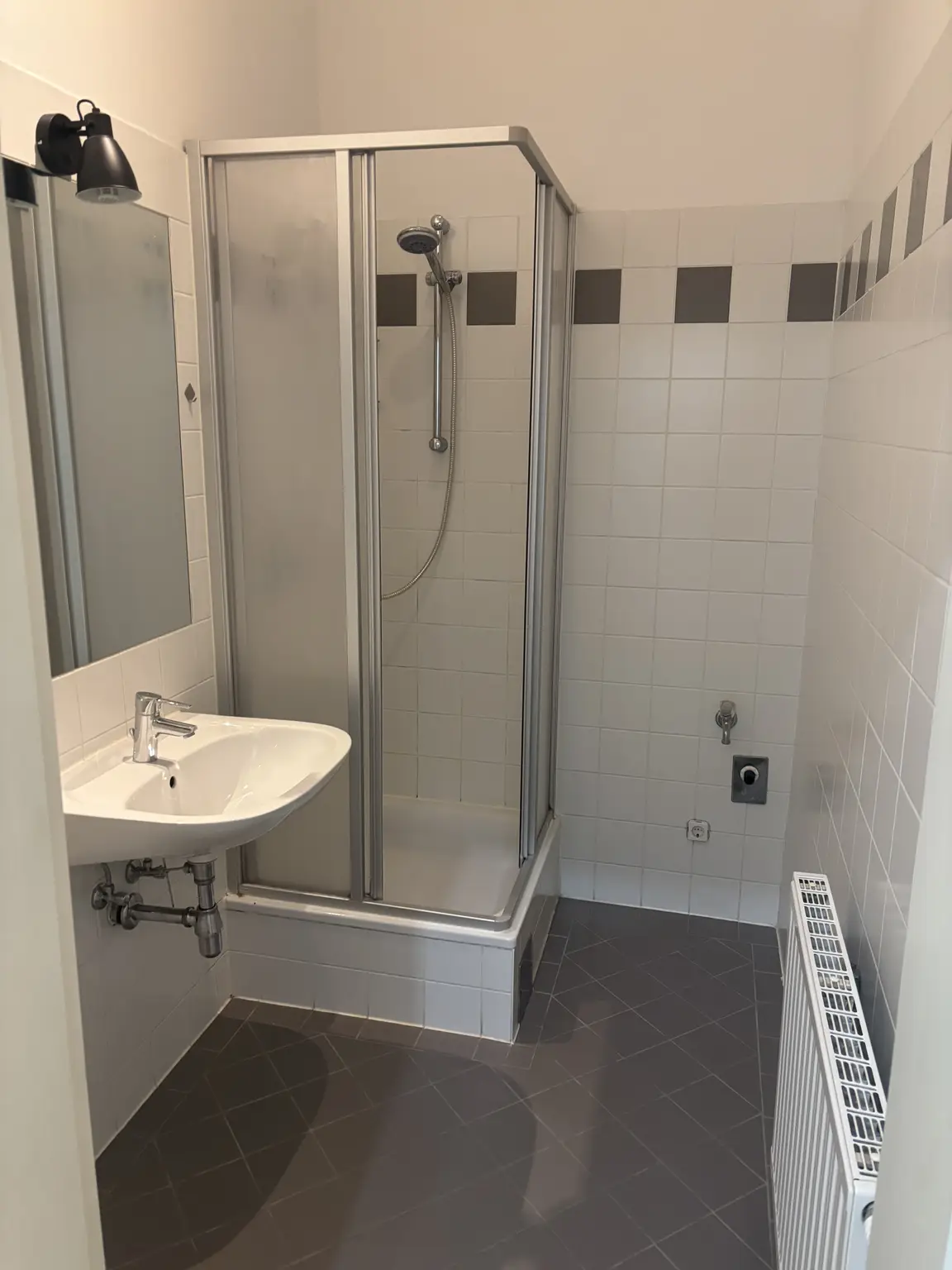 Sehr ruhiges  Altbauarpartment ca. 43m² in Toplage 1090 Wien !