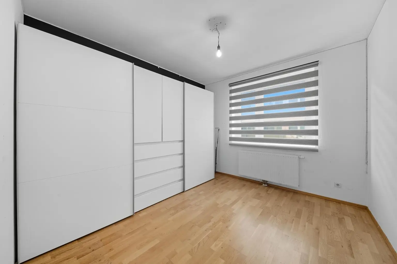 Neuwertige 4-Zimmer Wohnung mit Terrasse und Tiefgaragenplatz in Korneuburg!