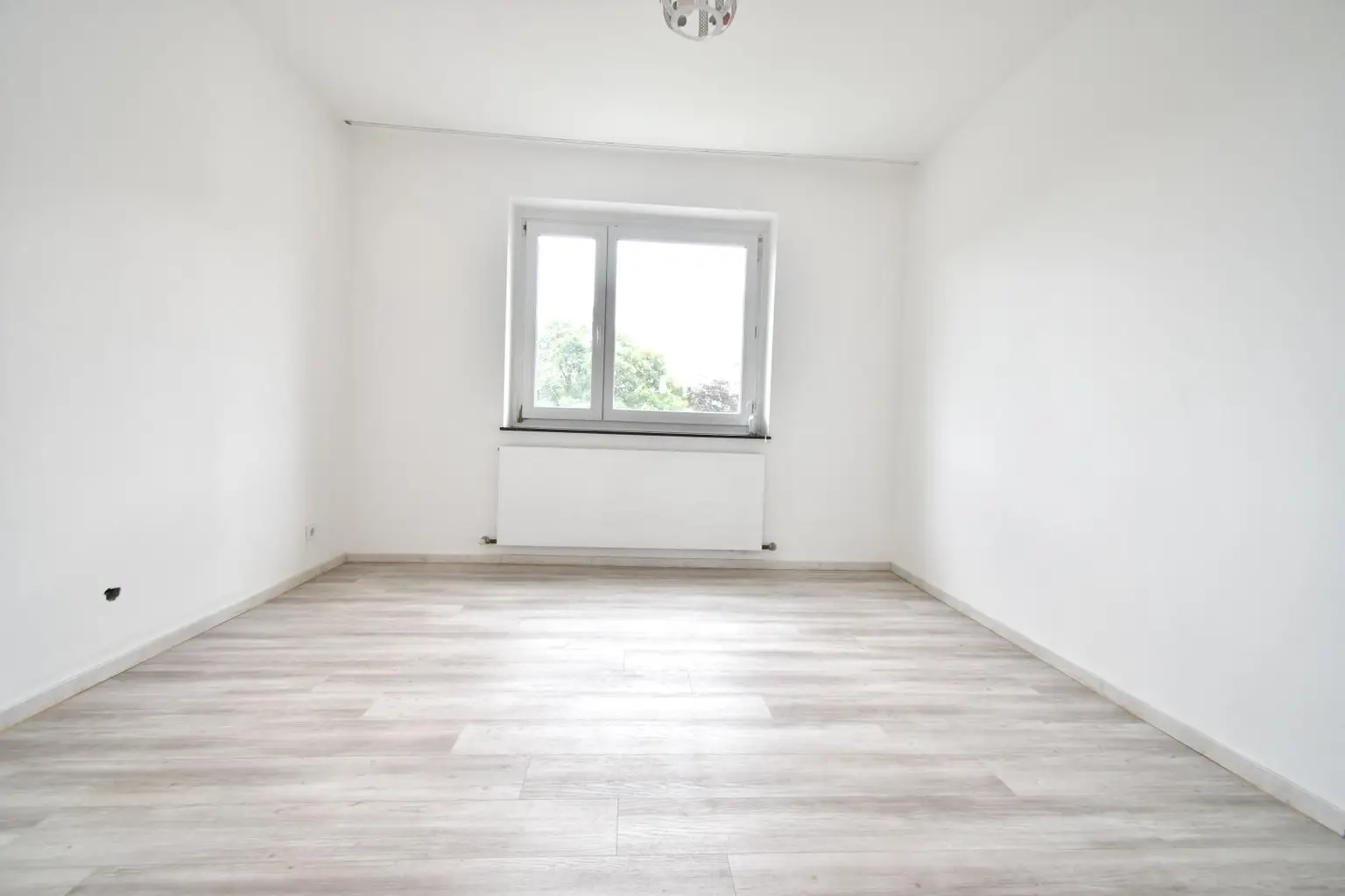 Sonnige 3-Zimmer-Wohnung mit moderner DAN-Küche und Balkon in zentraler Lage!