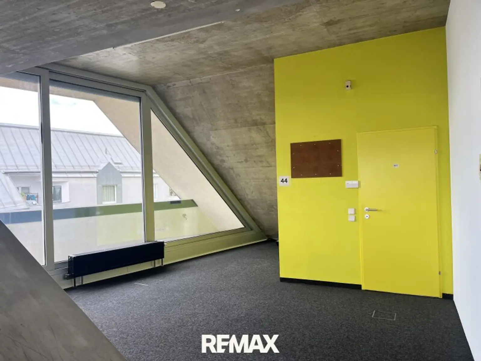 Modernes Praxishaus/ Bürohaus in Hietzing mit Garage & 4 Stellplätzen