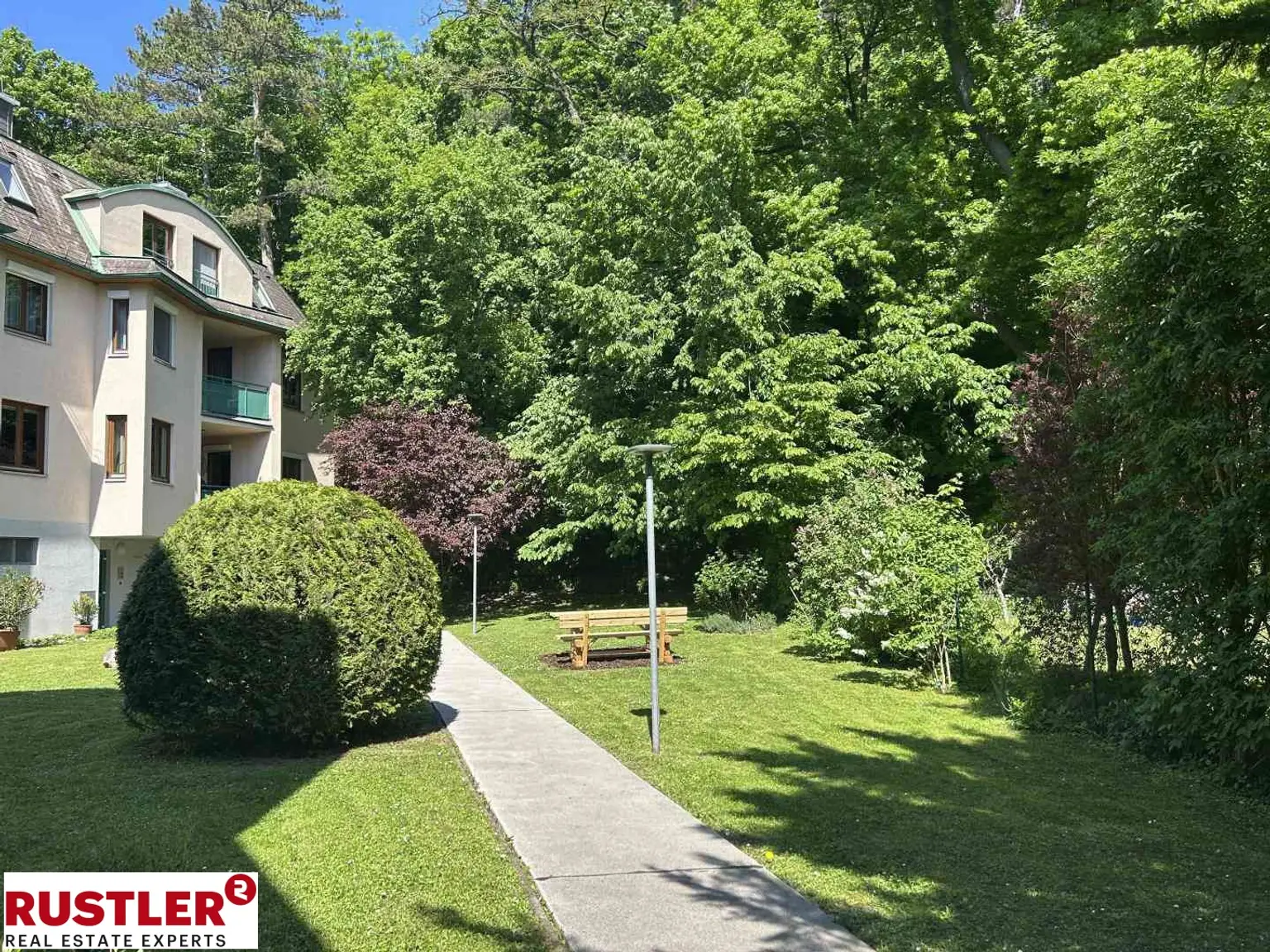Großzügige 2 Zimmerwohnung mit Loggia