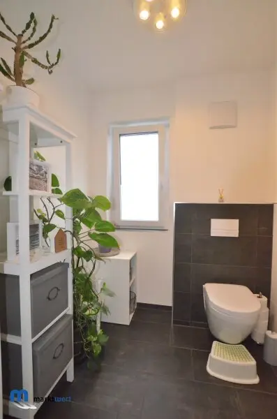 Traumhafte 4-Zimmer-Wohnung mit Loggia, Terrasse, Hobbyraum, TG-Stpl. in Linz-Urfahr!