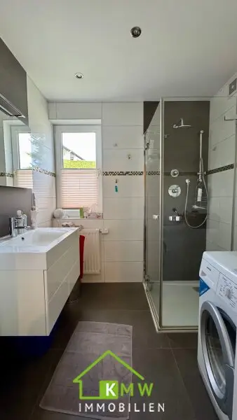 Top Lage - sehr helle und gepflegte 3 Zi. Wohnung mit Balkon in Ruhelage