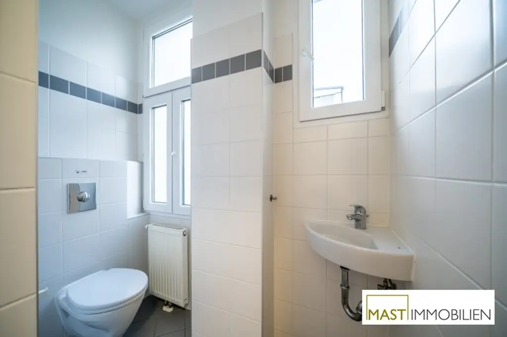 *Neu*  Wohnen am Clemens-Hofbauer-Park – Charmante 2-Zimmer-Altbauwohnung