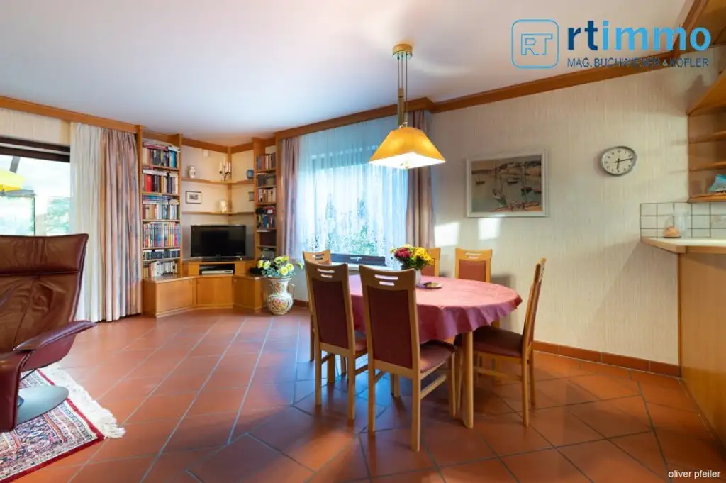 SCHÖNES FAMILIENHAUS mit Wintergarten und Garage in ruhiger Lage zu mieten!