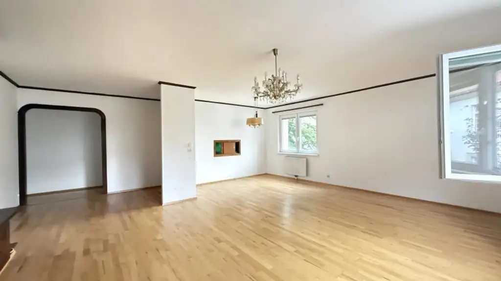 Familiewohnung in Ruhelage: 5-Zimmer mit separater Küche und Garagenstellplatz inklusive nahe Setagayapark