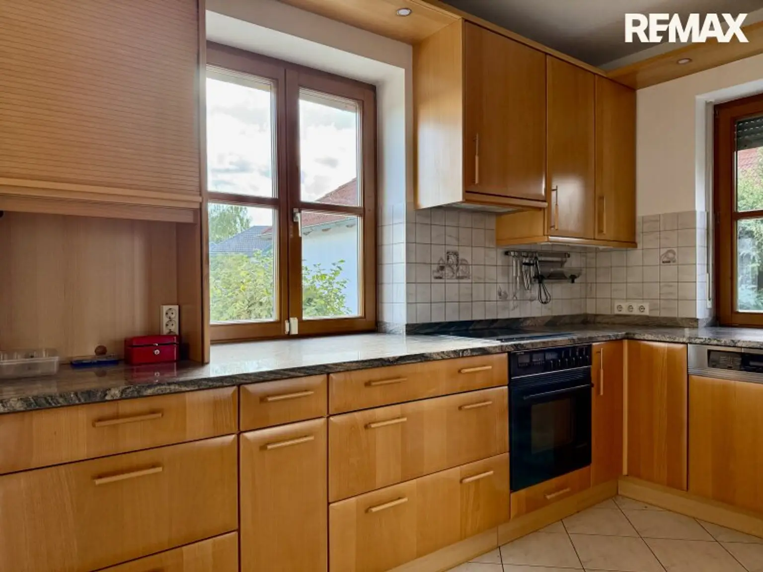 Seenahe Lage mit Badeplatz – Einfamilienhaus am Schloßsee (2. Reihe) inkl. Seezugang, ca. 125 m² Wfl.