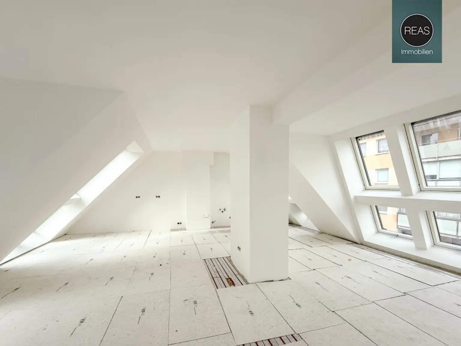 Erstbezug: Atemberaubendes Dachgeschoss - Maisonette - Apartment (klimatisiert) mit 3 Terrassen und hochwertiger Ausstattung im trendigen Ottakring!