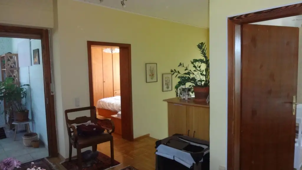 Einfamilienhaus mit vielen Zimmern in ruhiger Lage !
