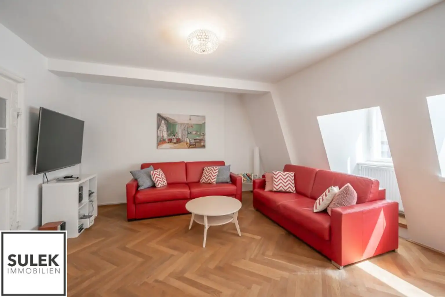 voll möblierte 2 Zimmer DG-Wohnung in Bestlage // Nähe Graben - Stephansdom
