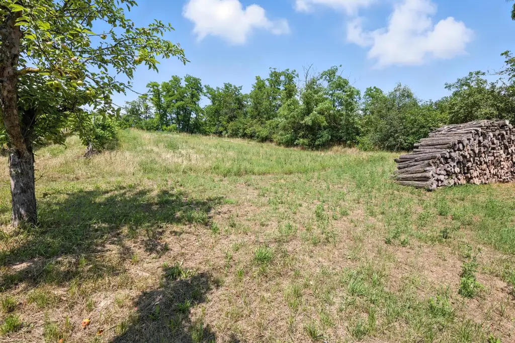 Traditioneller Weinkeller mit Presshaus und 2.421 m² Weingarten in Ebenthal – Ihr Rückzugsort im Weinviertel!