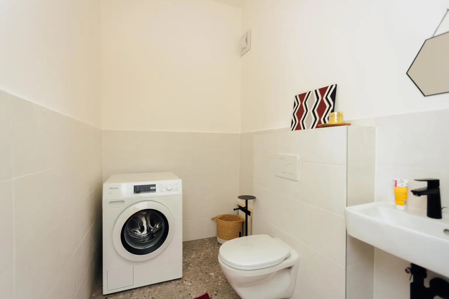 Jakomini: Ein Hingucker! Ruhig, zentral gelegen! Saniert, behindertengerecht, Tiefgarage!