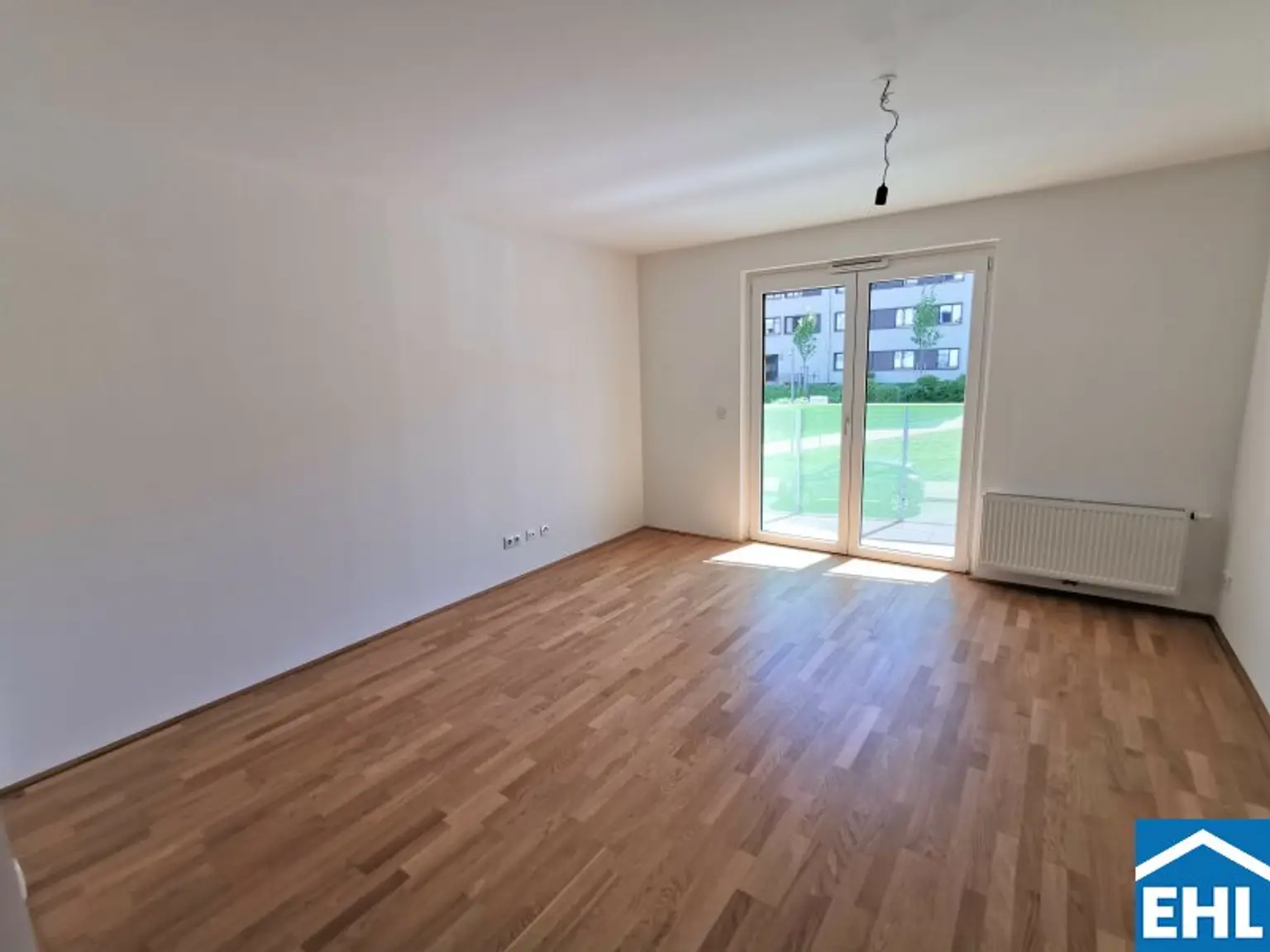 Schöne 2 Zimmer Wohnung mit Loggia in zentraler Lage