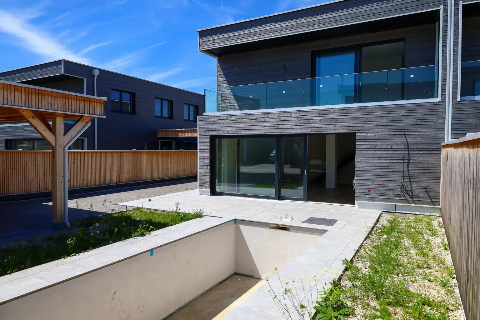 Luxus trifft Technik: Erstbezug mit hochwertiger Ausstattung, Smart Home & Salzwasserpool in Wels-West