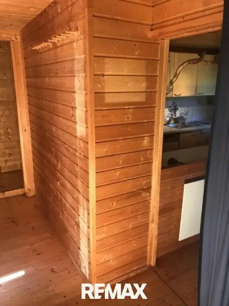Vorraum mit Blick in die Küche