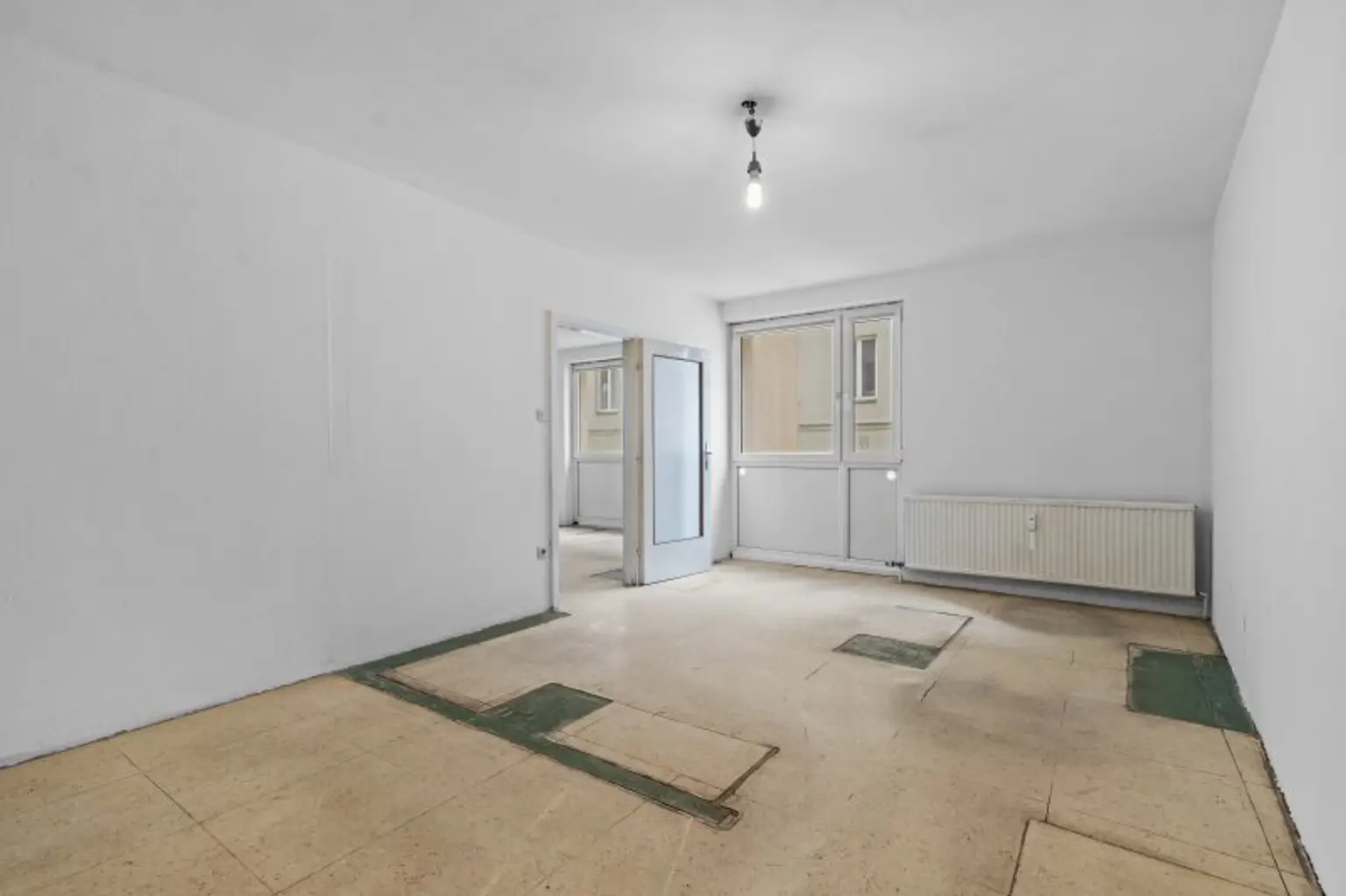 Geräumige 3-Zimmer-Wohnung in 1150 Wien/sanierungsbedürftig /WG möglich