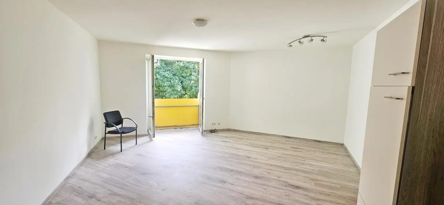 Einzimmerwohnung mit  Küche und Tiefgarage - Welser Straße 9!!!
