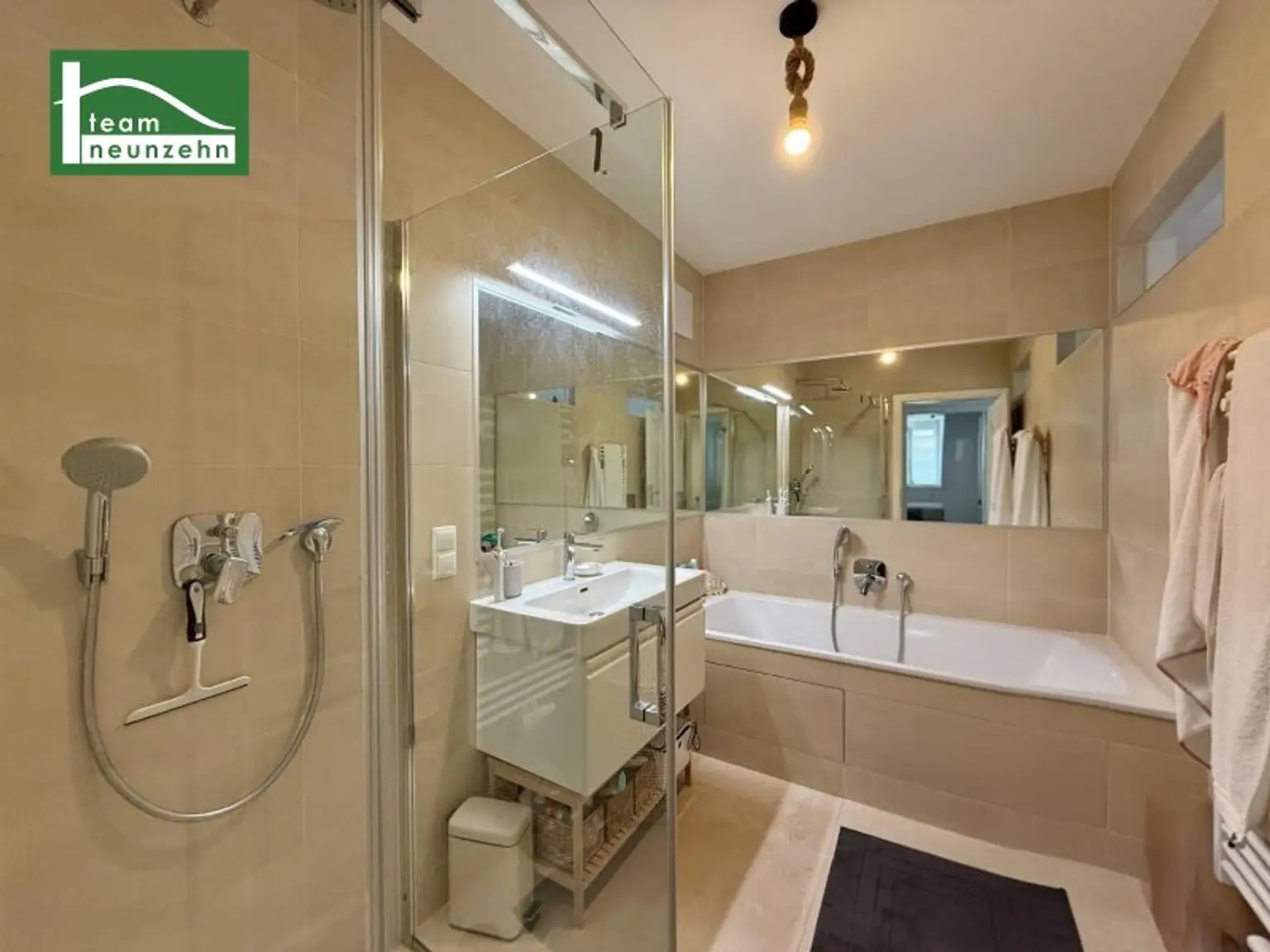Maisonette mit Flair: 3-Zimmer-Wohnung mit Balkon & Dachterrasse in 1130 Wien!